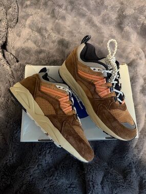 Karhu Women’s Brown Fusion 2.0 Sneakers with Orange Accents